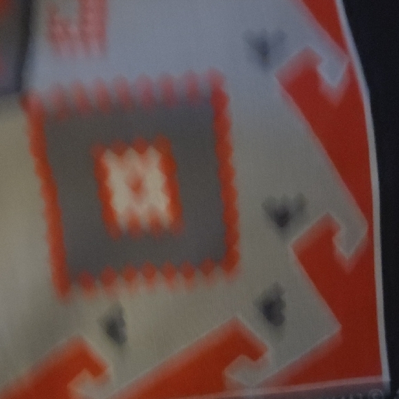 Geometric Patterned Scarf - Picture 6 of 6